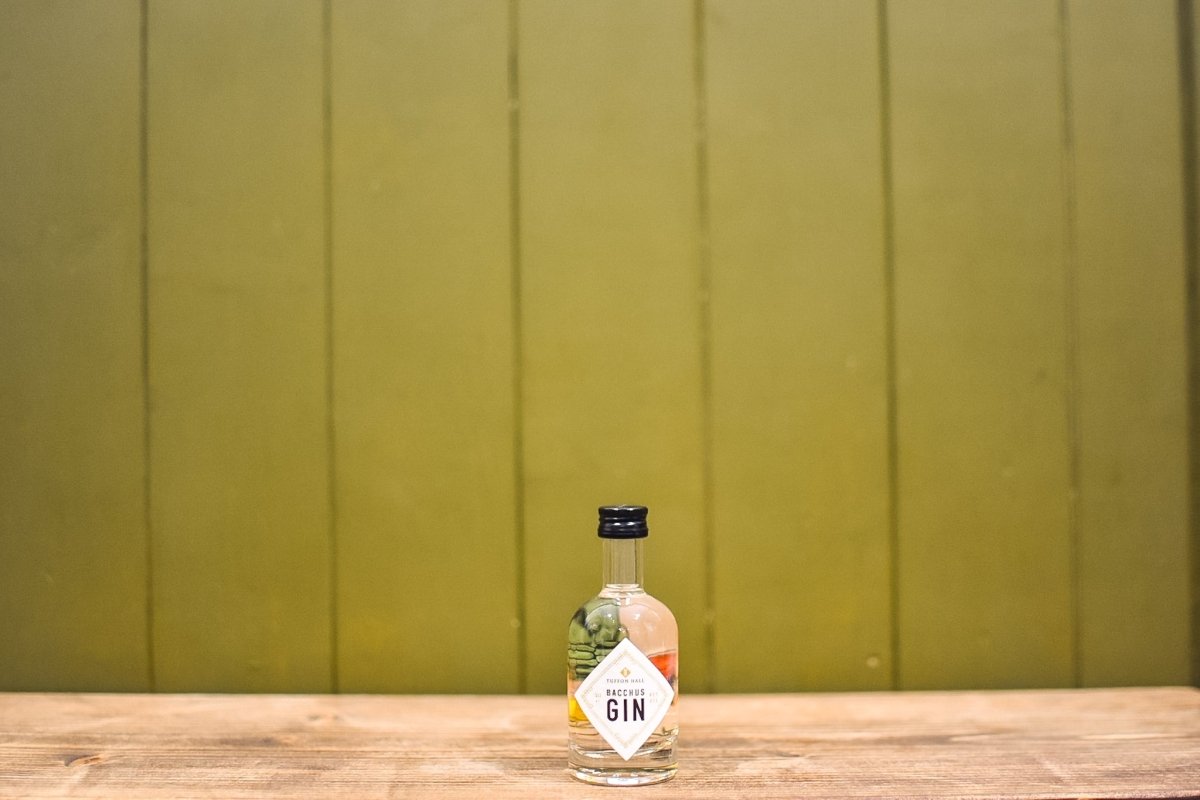 Bacchus Grape Gin 45% | Tuffon Hall
